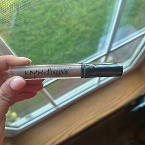 Liquid lip stick